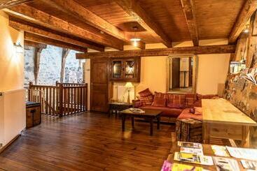 هاستل Auberge Des Calades