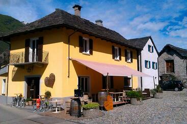 호스텔 Locanda Poncini