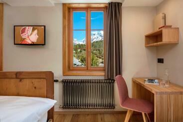 هاستل Nest  Und Bietschhorn