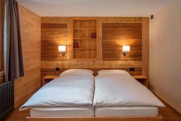 هاستل Nest  Und Bietschhorn