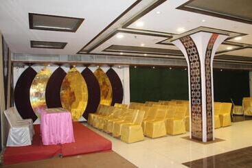 هتل Mani Ram Palace