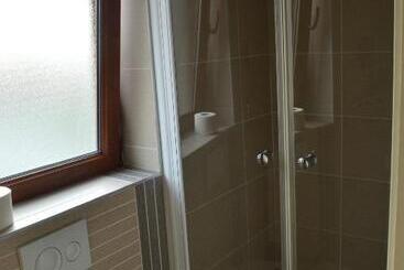 هتل Parla Viens Suites
