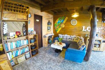 Albergue Explorer   Hostel