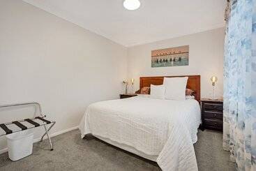 The Bays Bed And Breakfast