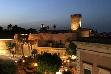 تختخواب و صبحانه La Residenza Apartment