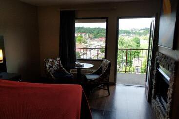 هتل Riverside Tower