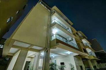 호텔 Treebo Yash Inn Kharadi