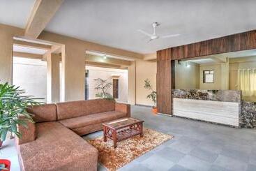 호텔 Treebo Yash Inn Kharadi