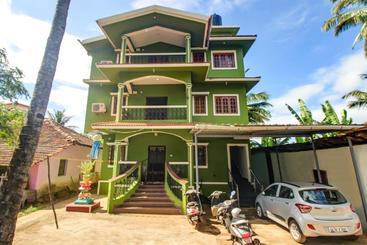 פנסיון Oyo Home 66780 Spacious Studios Baga