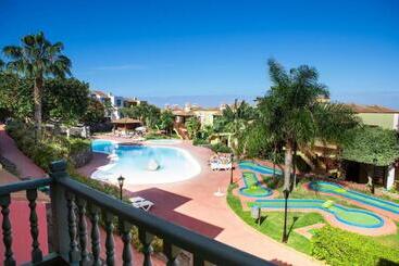Apartamentos Oasis San Antonio