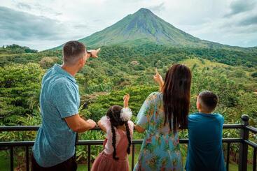 هتل Arenal Kioro Suites & Spa