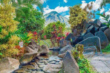 هتل Arenal Kioro Suites & Spa