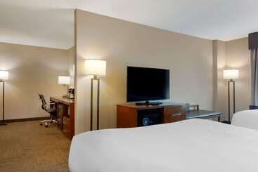 هتل Comfort Inn & Suites Presidential
