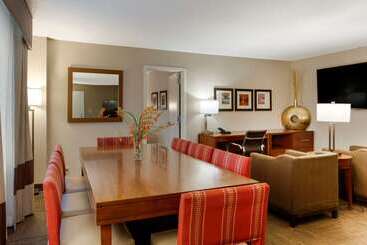 هتل Comfort Inn & Suites Presidential