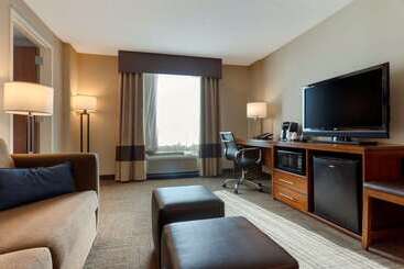 هتل Comfort Inn & Suites Presidential