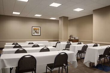 هتل Comfort Inn & Suites Presidential