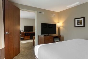 هتل Comfort Inn & Suites Presidential