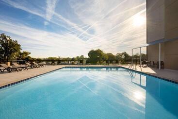 هتل Comfort Inn & Suites Presidential