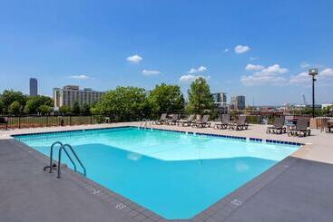 هتل Comfort Inn & Suites Presidential
