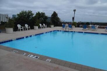 هتل Comfort Inn & Suites Presidential