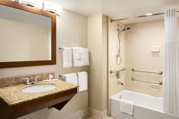 هتل Comfort Inn & Suites Presidential