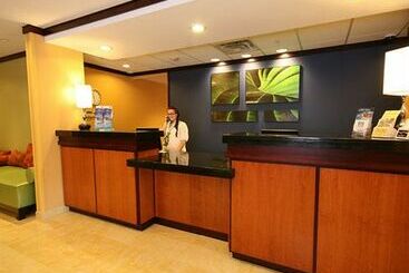 هتل Fairfield Inn & Suites White River Junction