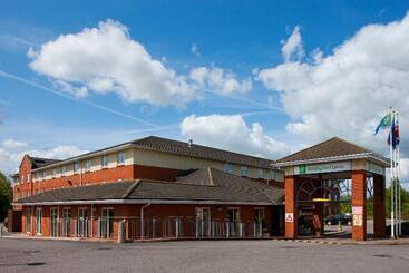 هتل Holiday Inn Express Gloucester   South, An Ihg