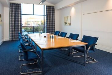 هتل Holiday Inn Express Newport, An Ihg