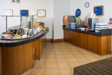 هتل Holiday Inn Express Newport, An Ihg