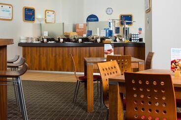 هتل Holiday Inn Express Newport, An Ihg