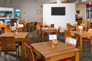 هتل Holiday Inn Express Newport, An Ihg