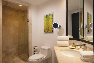 هتل Krystal Grand Nuevo Vallarta