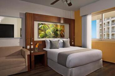 هتل Krystal Grand Nuevo Vallarta