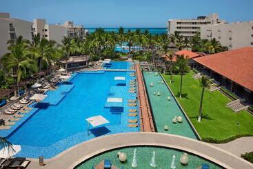 هتل Krystal Grand Nuevo Vallarta