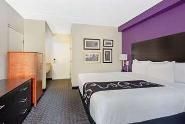 هتل La Quinta By Wyndham Miami Airport East