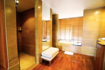 هتل Nakamanda Resort And Spa Sha Plus