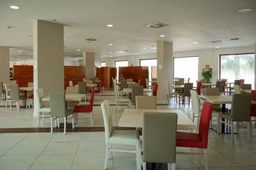 فندق Ohtels Campo De Gibraltar