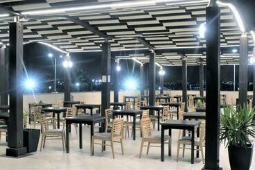 فندق Ohtels Campo De Gibraltar