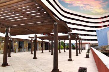 فندق Ohtels Campo De Gibraltar