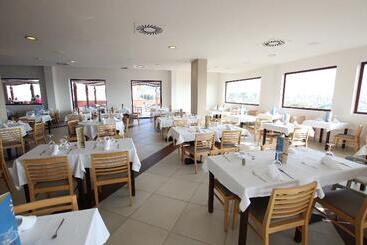 فندق Ohtels Campo De Gibraltar