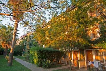 Perdikia Hill Hotel And Villas