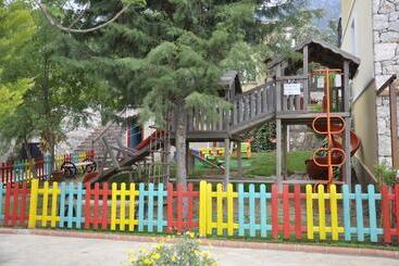 Perdikia Hill Hotel And Villas