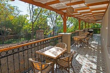 Perdikia Hill Hotel And Villas