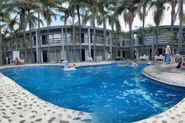 ホテル Suites Del Real