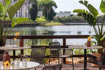 هتل Domes Lake Algarve, Autograph Collection