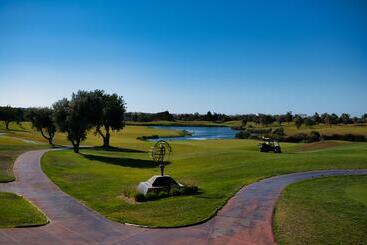 هتل Domes Lake Algarve, Autograph Collection
