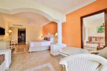 استراحتگاه Bahia Principe Grand Coba - All Inclusive