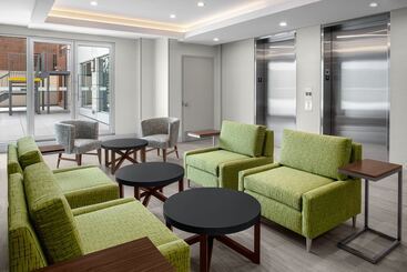 هتل Holiday Inn Express & Suites Woodside Laguardia Airport