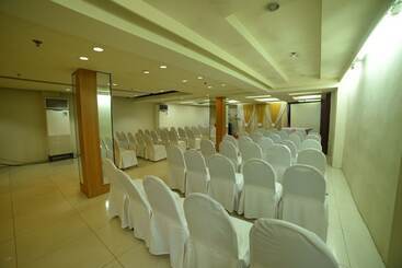 هتل Marcian Business