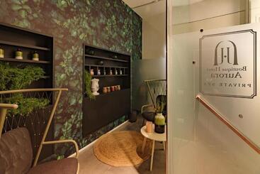 Aurora Boutique Hotel & Private Spa